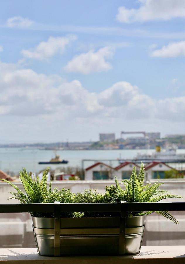 Luxury Apartment By Myplaceforyou, Very Quiet, Close To Time Out Market Lisbona Esterno foto